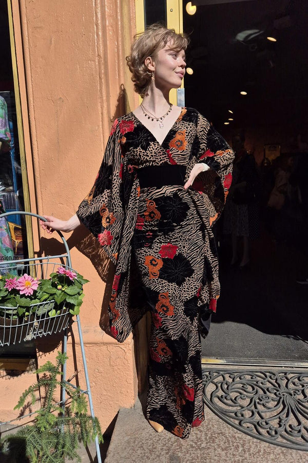 Unique Vintage Maxikjole Devore kaftan sort/oransje