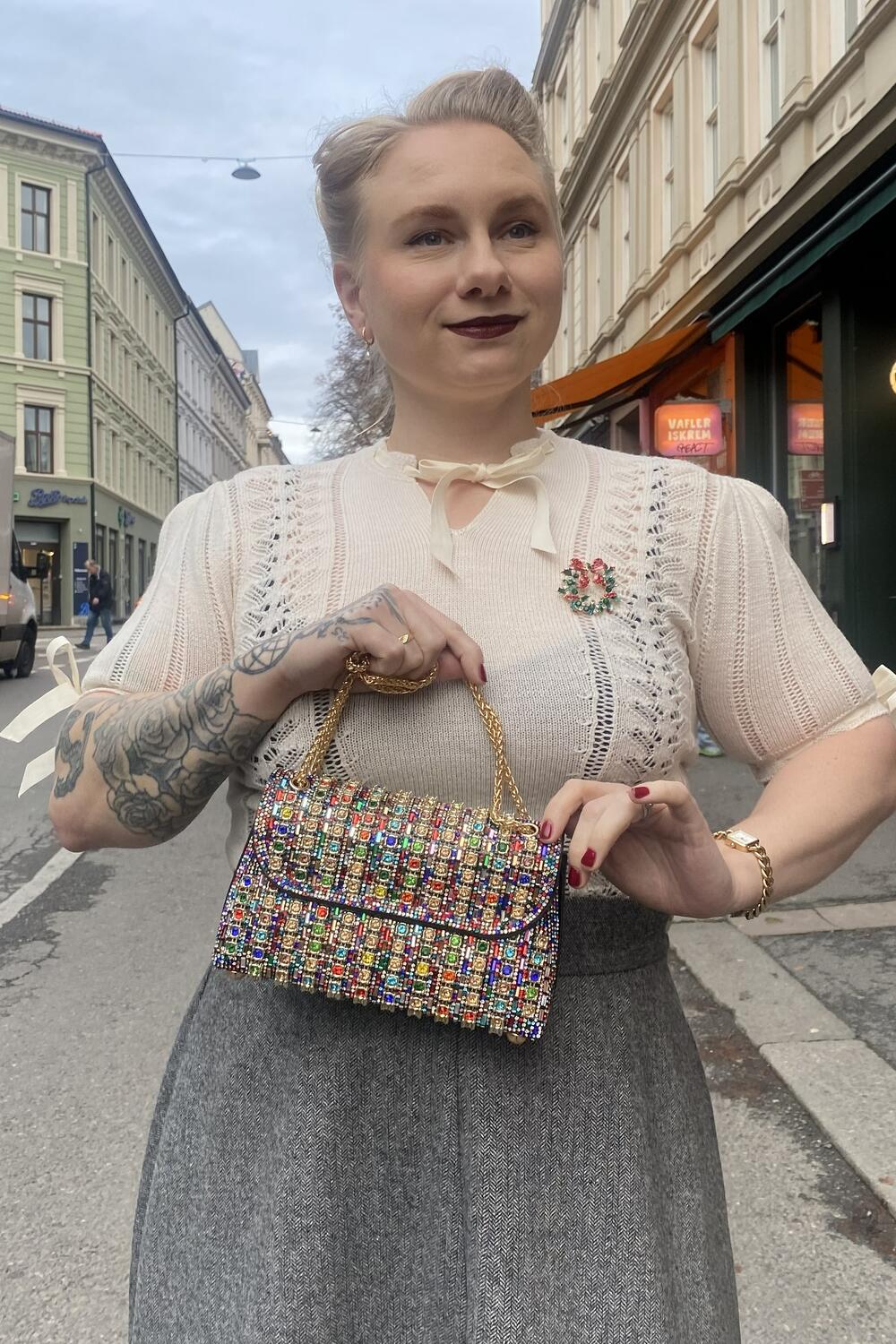 Sort-grønn-rød-gul–clutch-veske-fra Manillusion, Oslo.