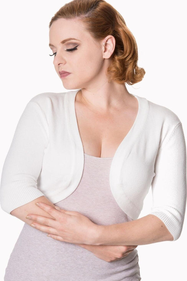 Hvit 50-talls stil bolero med trekvart ermer - fra Manillusion, Oslo.