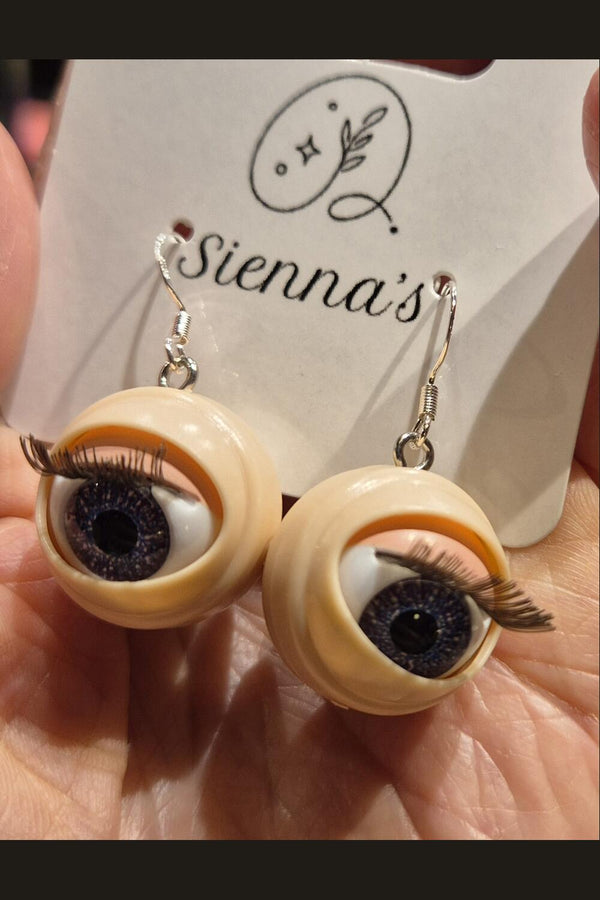 Sabrina øredobber dukkeøyne beige