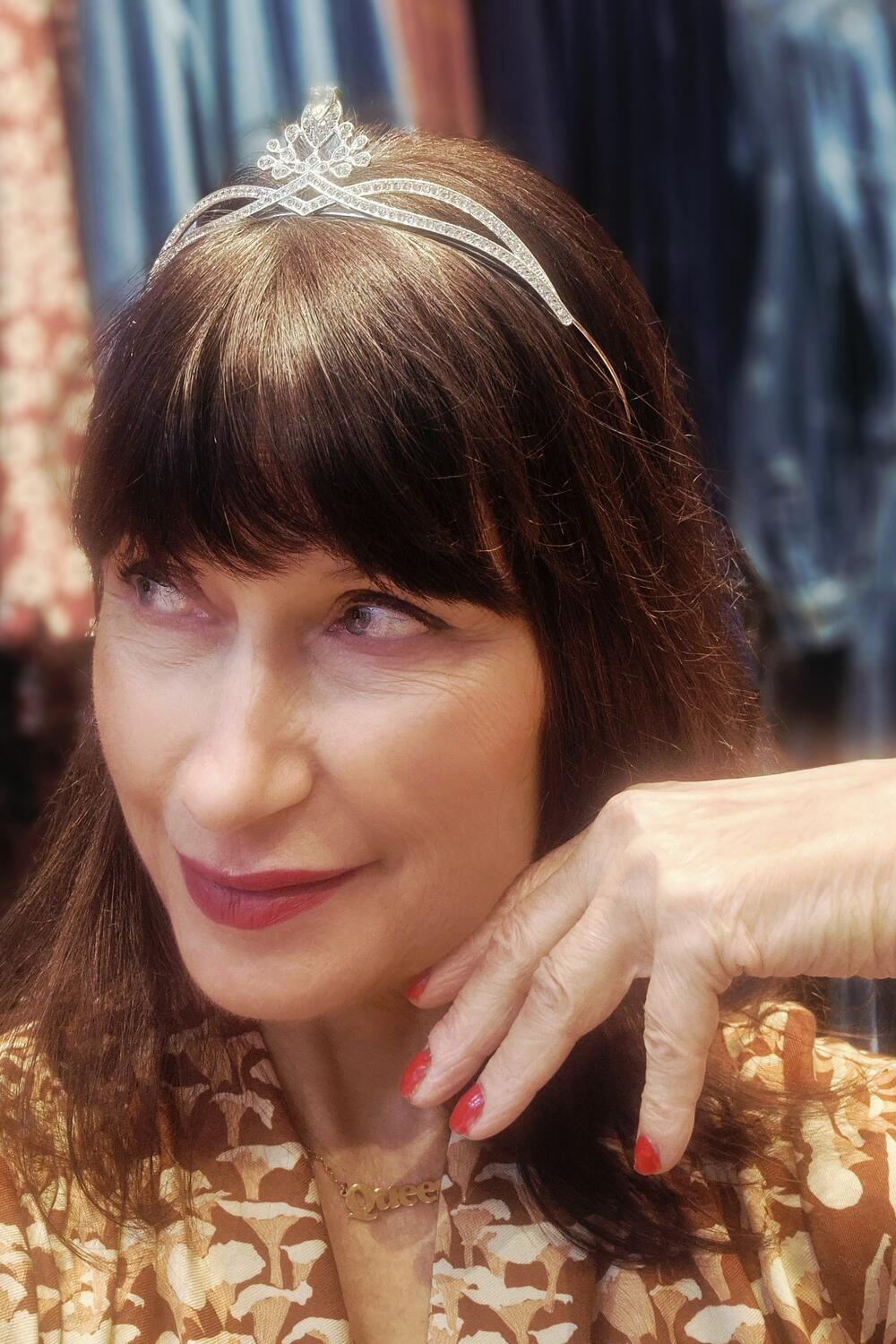 Diamant-tiara -sølv-manillusion