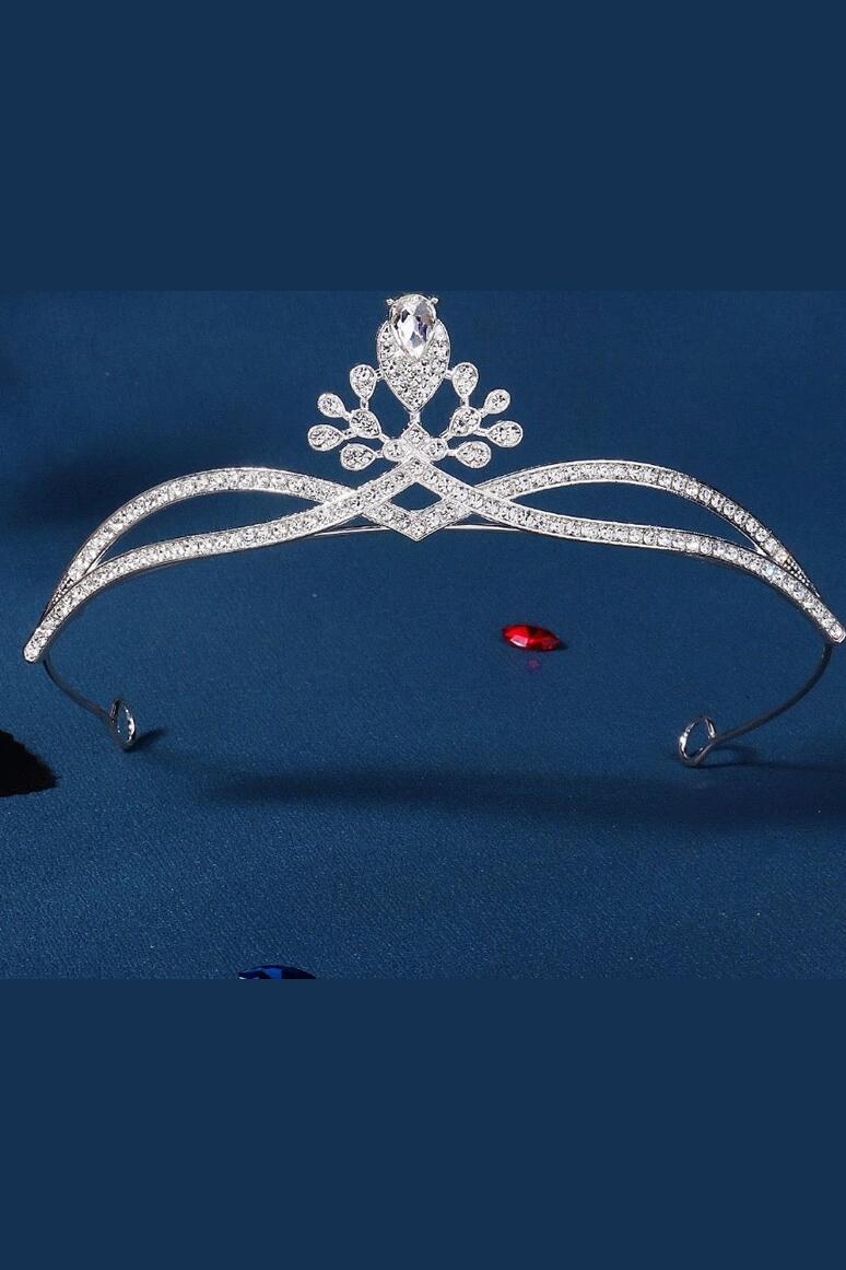 Diamant-tiara -sølv-manillusion