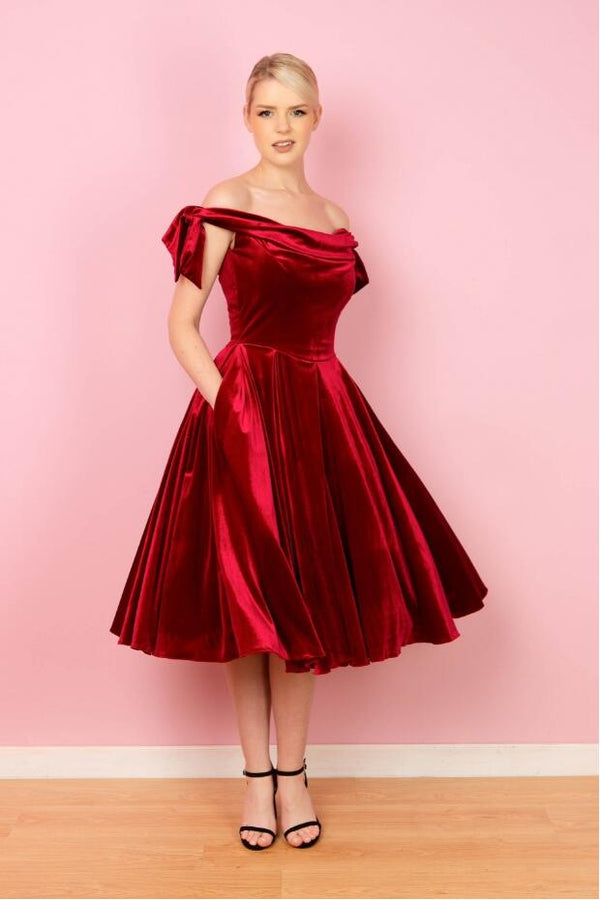 rød-swingkjole-fløyel-manillusion-oslo